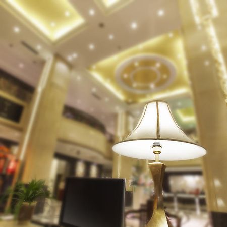 Yutong Hotel Гуанджоу Екстериор снимка