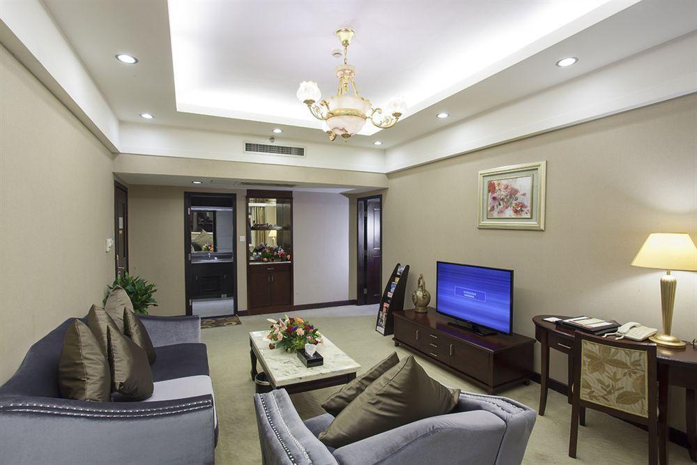 Yutong Hotel Гуанджоу Екстериор снимка