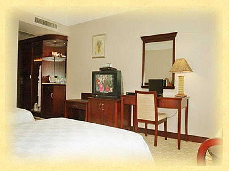 Yutong Hotel Гуанджоу Екстериор снимка