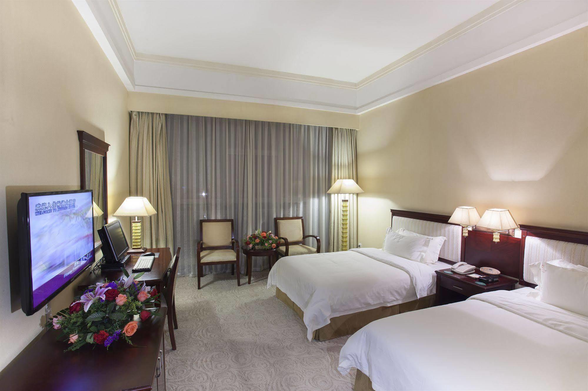 Yutong Hotel Гуанджоу Екстериор снимка