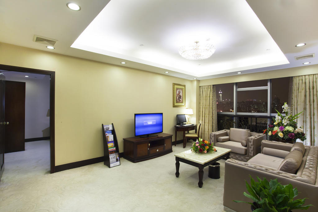 Yutong Hotel Гуанджоу Екстериор снимка