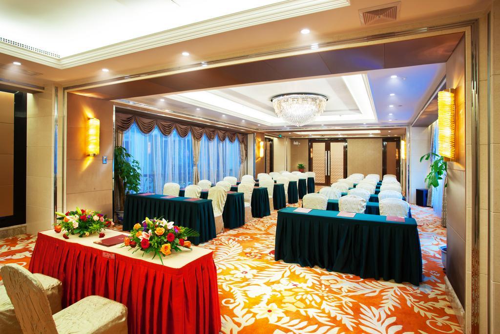 Yutong Hotel Гуанджоу Екстериор снимка